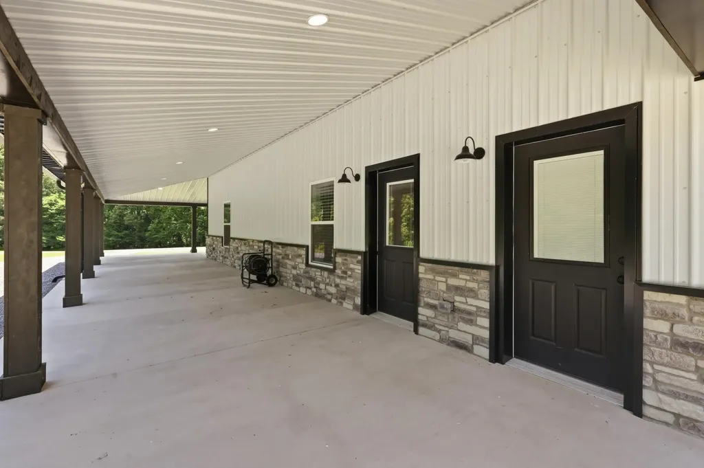 5279 E State Line Road Hazel KY 42049