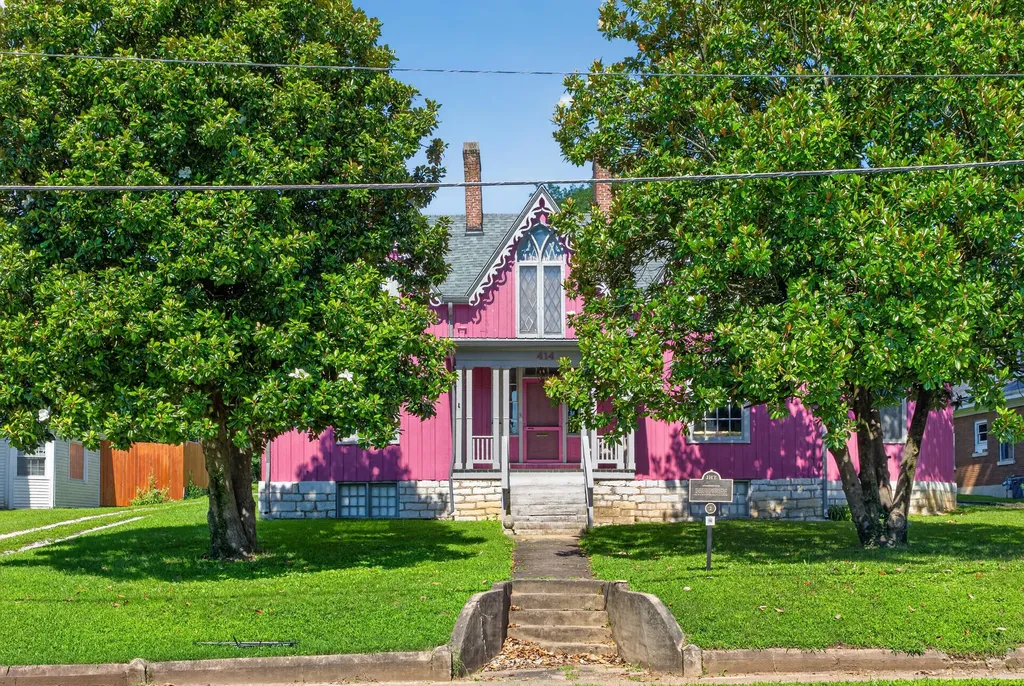 414 N Main Street Harrodsburg KY 40330