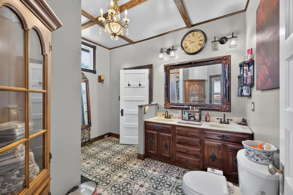 414 N Main Street Harrodsburg KY 40330