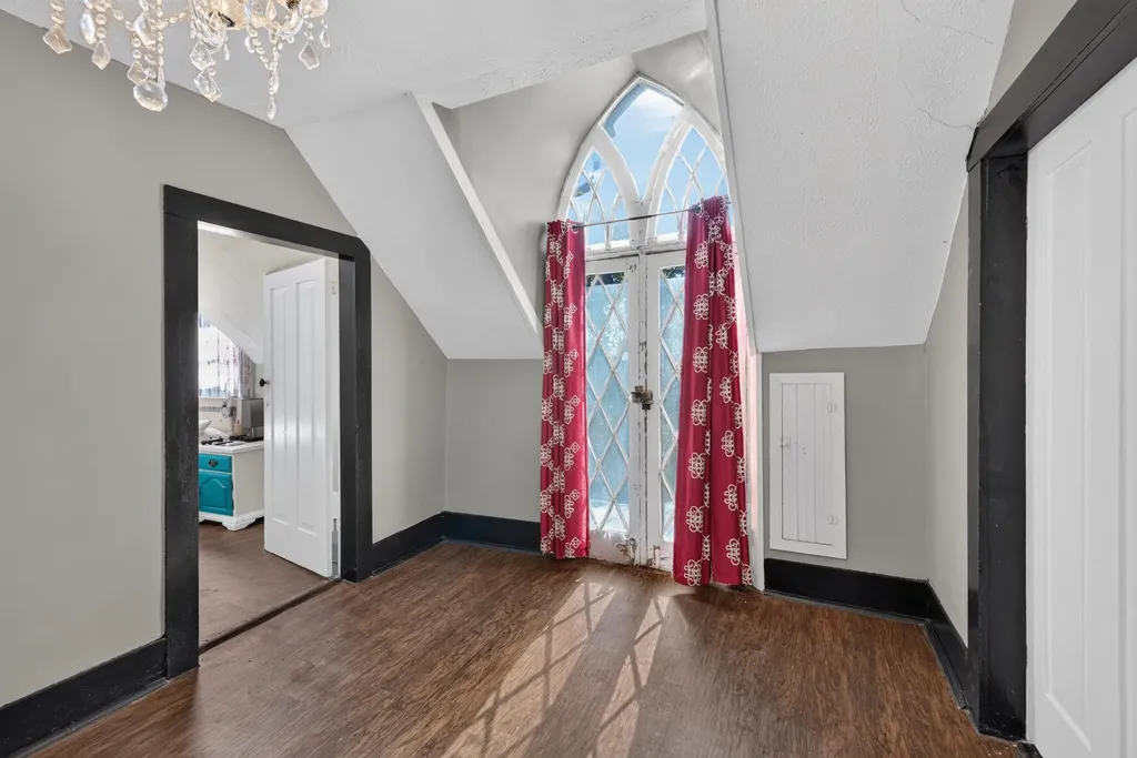 414 N Main Street Harrodsburg KY 40330