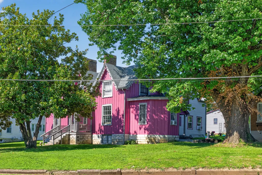 414 N Main Street Harrodsburg KY 40330
