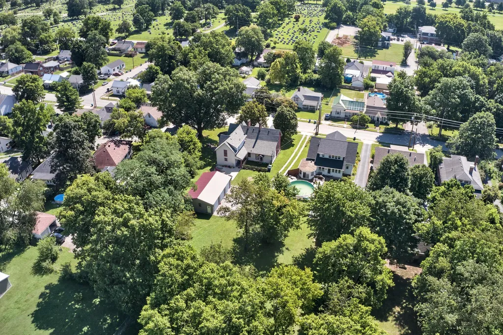 414 N Main Street Harrodsburg KY 40330