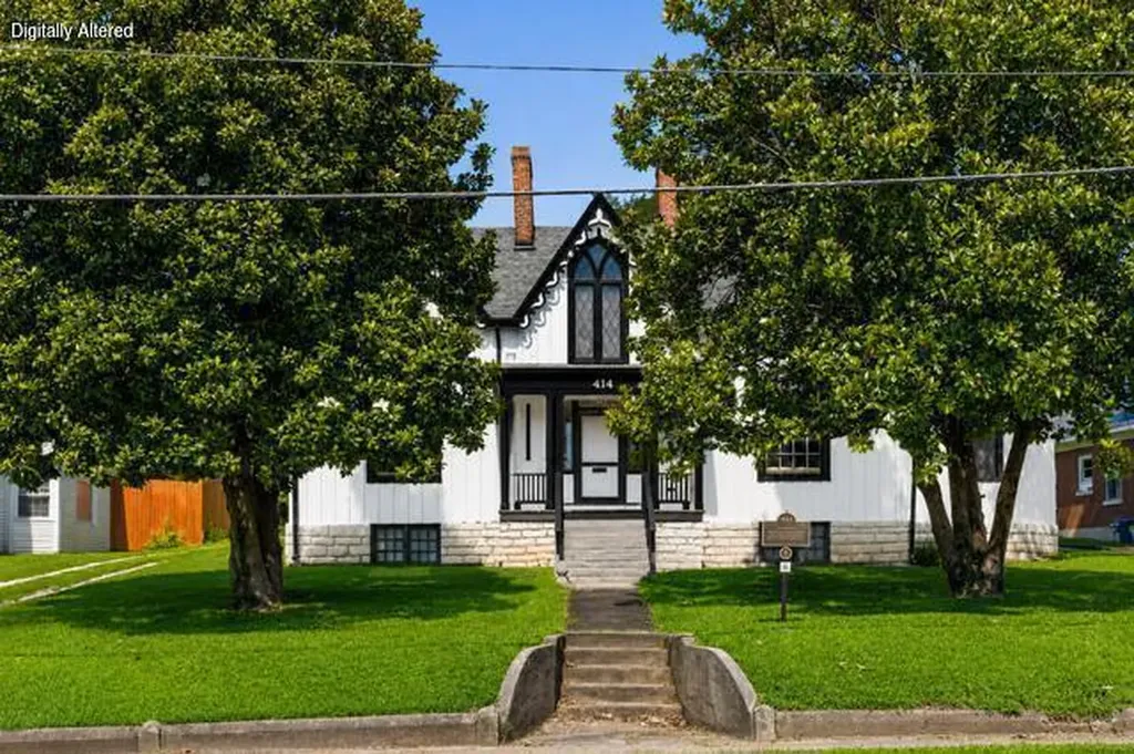 414 N Main Street Harrodsburg KY 40330