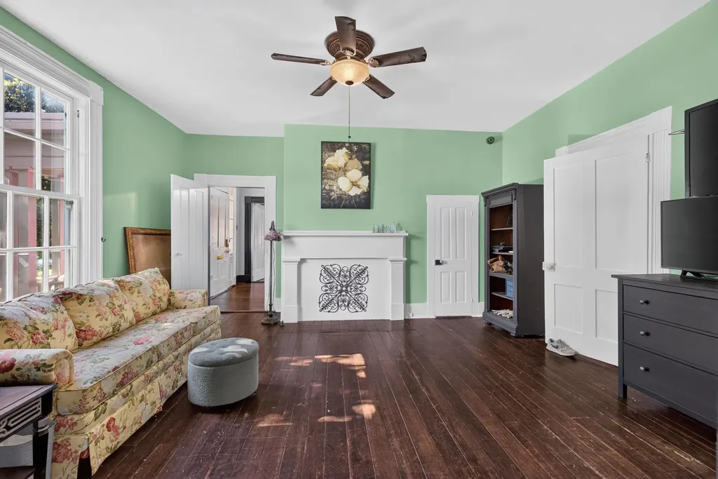 414 N Main Street Harrodsburg KY 40330