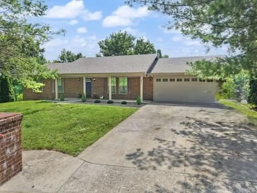 201 Pinecrest Court Berea KY 40403