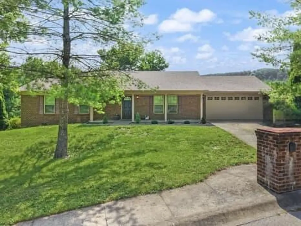201 Pinecrest Court Berea KY 40403