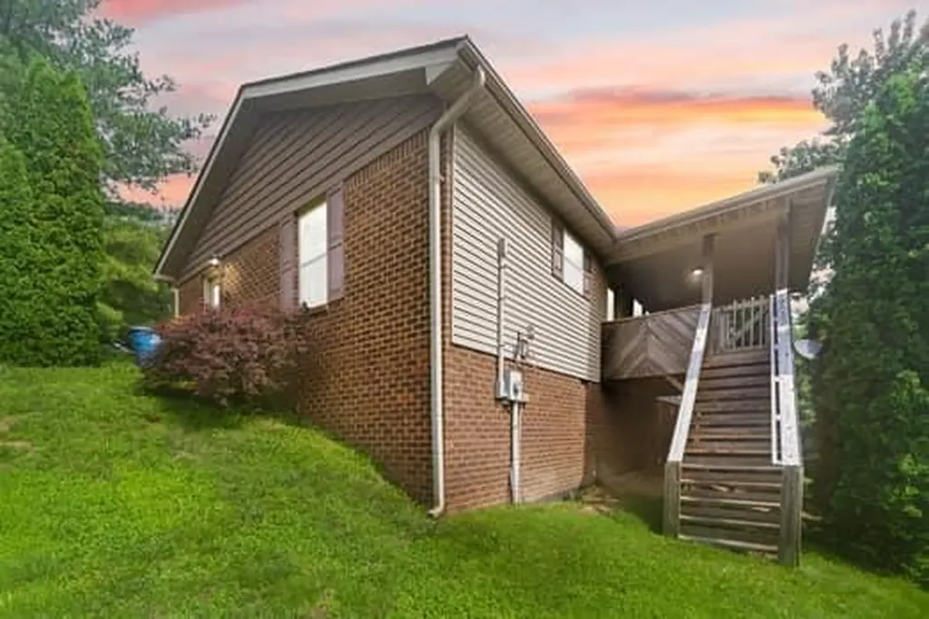 201 Pinecrest Court Berea KY 40403