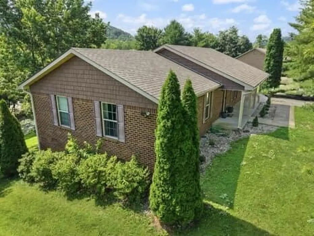 201 Pinecrest Court Berea KY 40403