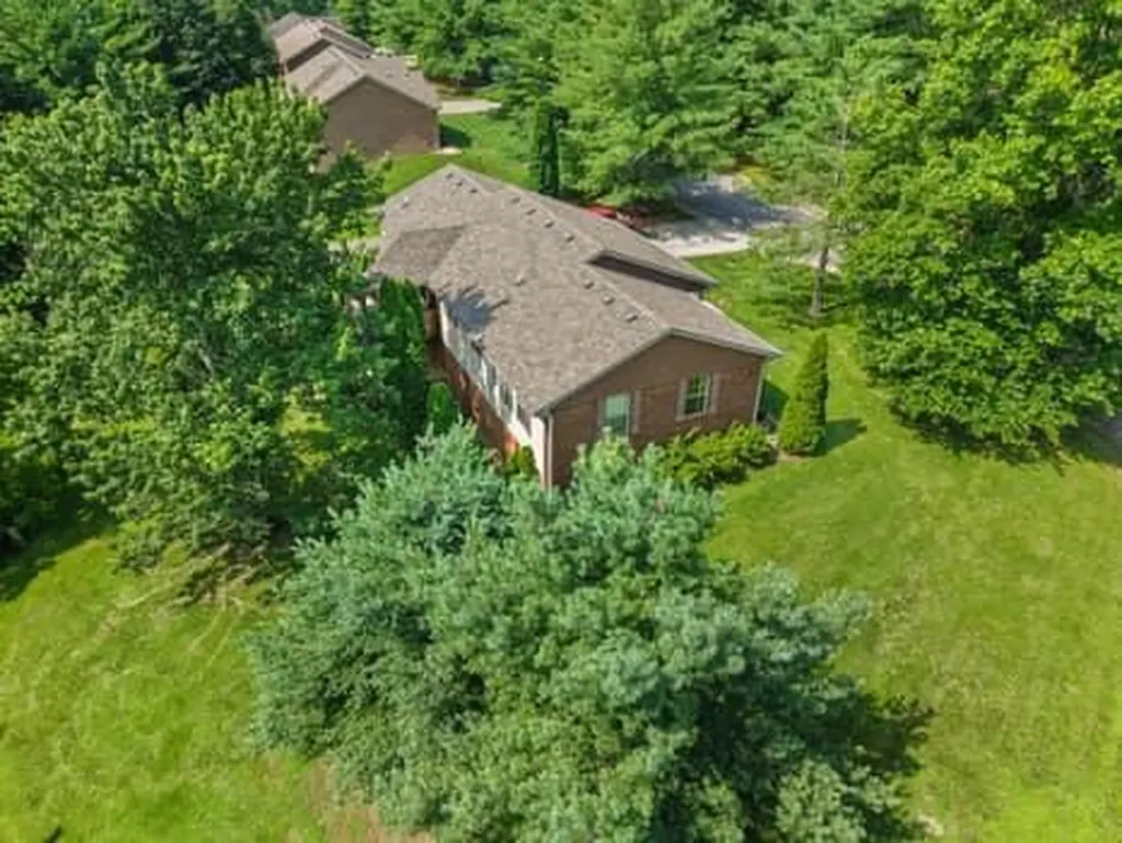 201 Pinecrest Court Berea KY 40403