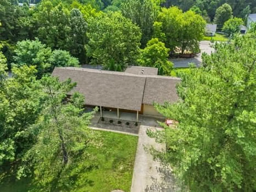 201 Pinecrest Court Berea KY 40403