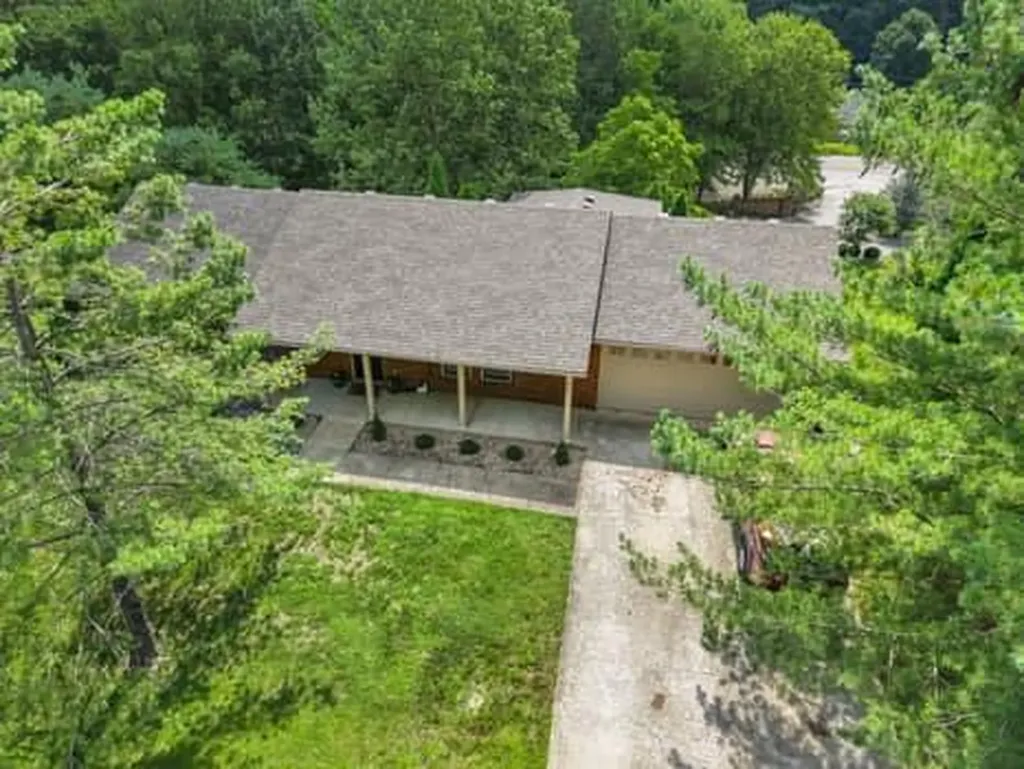 201 Pinecrest Court Berea KY 40403