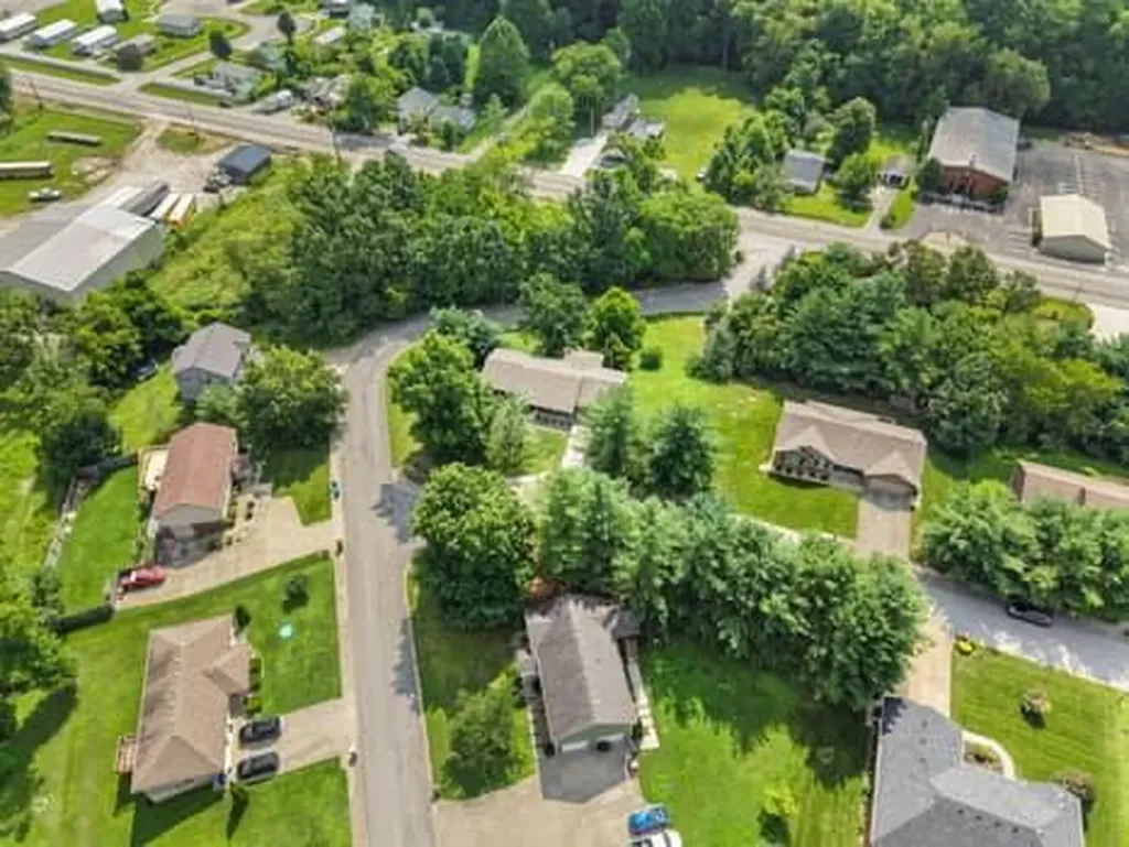 201 Pinecrest Court Berea KY 40403