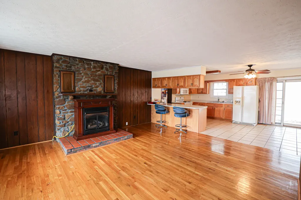 178 Lawson Lane Benton KY 42025