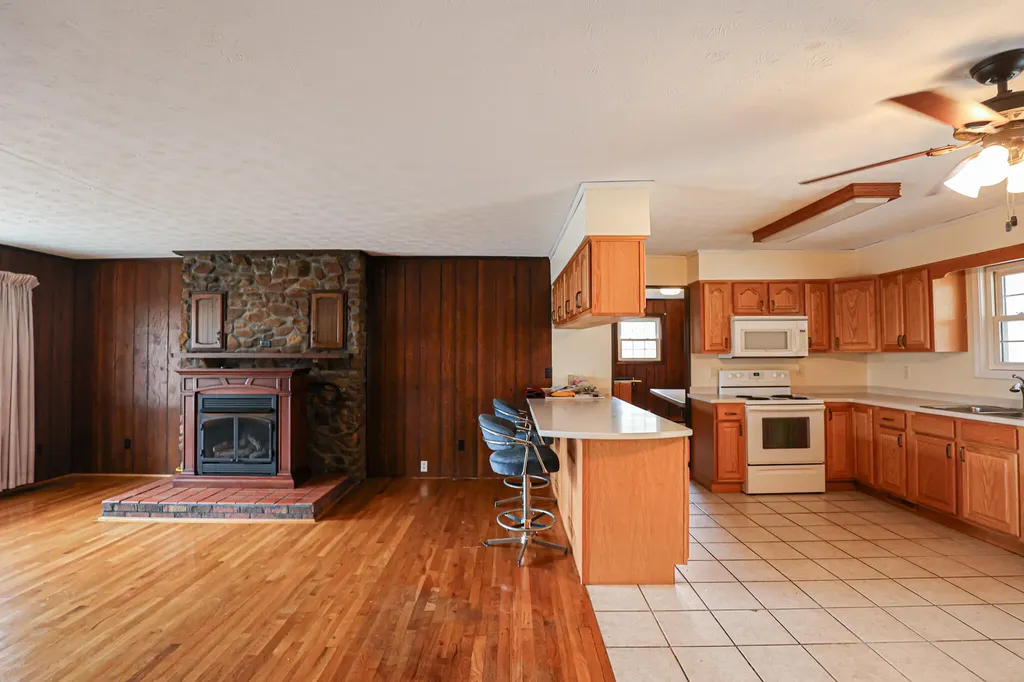 178 Lawson Lane Benton KY 42025