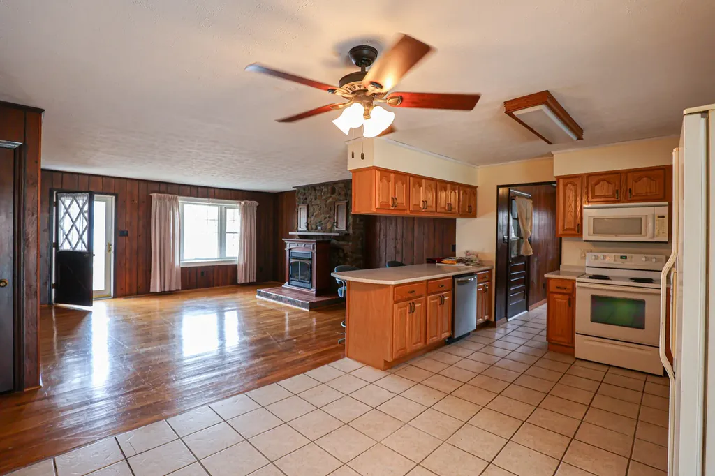 178 Lawson Lane Benton KY 42025