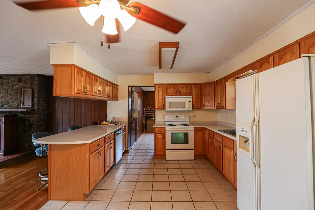 178 Lawson Lane Benton KY 42025