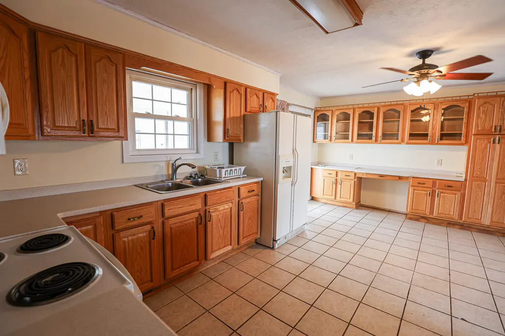 178 Lawson Lane Benton KY 42025