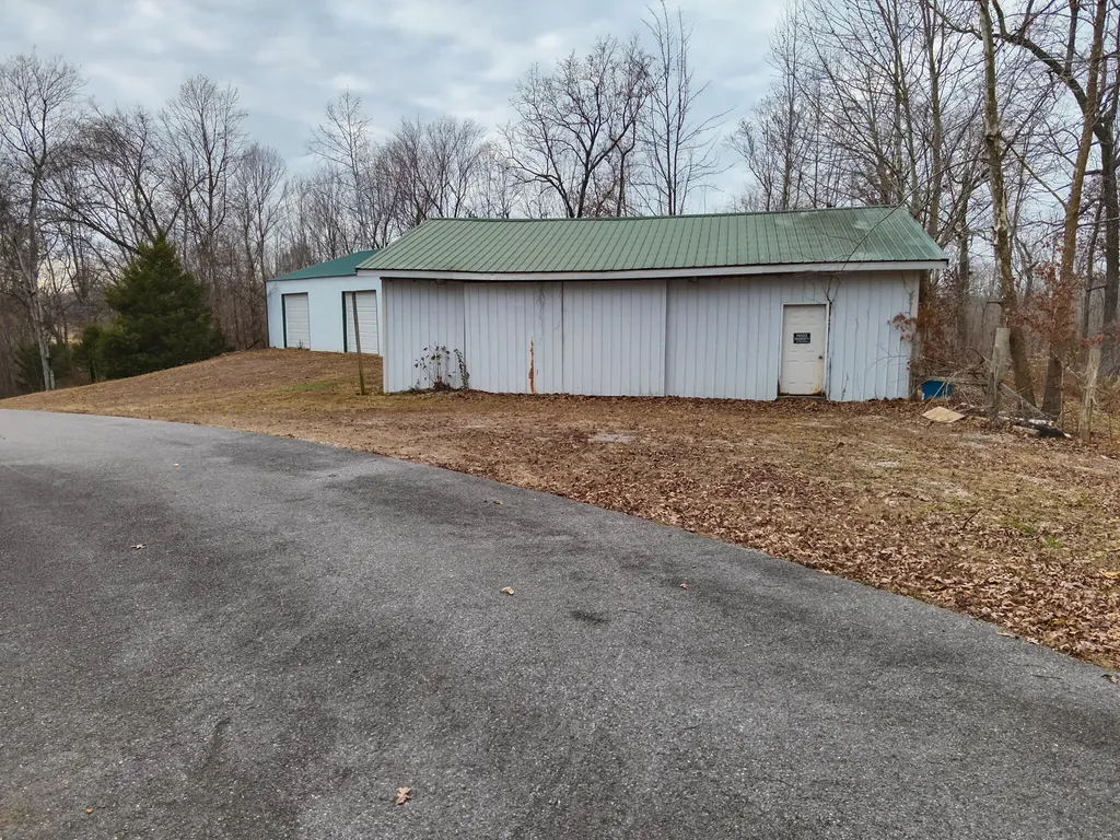 178 Lawson Lane Benton KY 42025