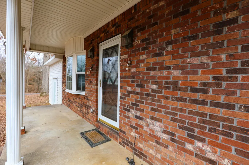 178 Lawson Lane Benton KY 42025
