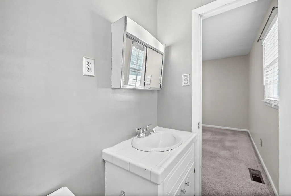 301 Donna Drive Hopkinsville KY 42240