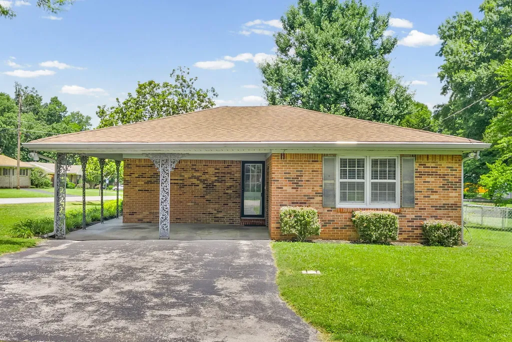 301 Donna Drive Hopkinsville KY 42240