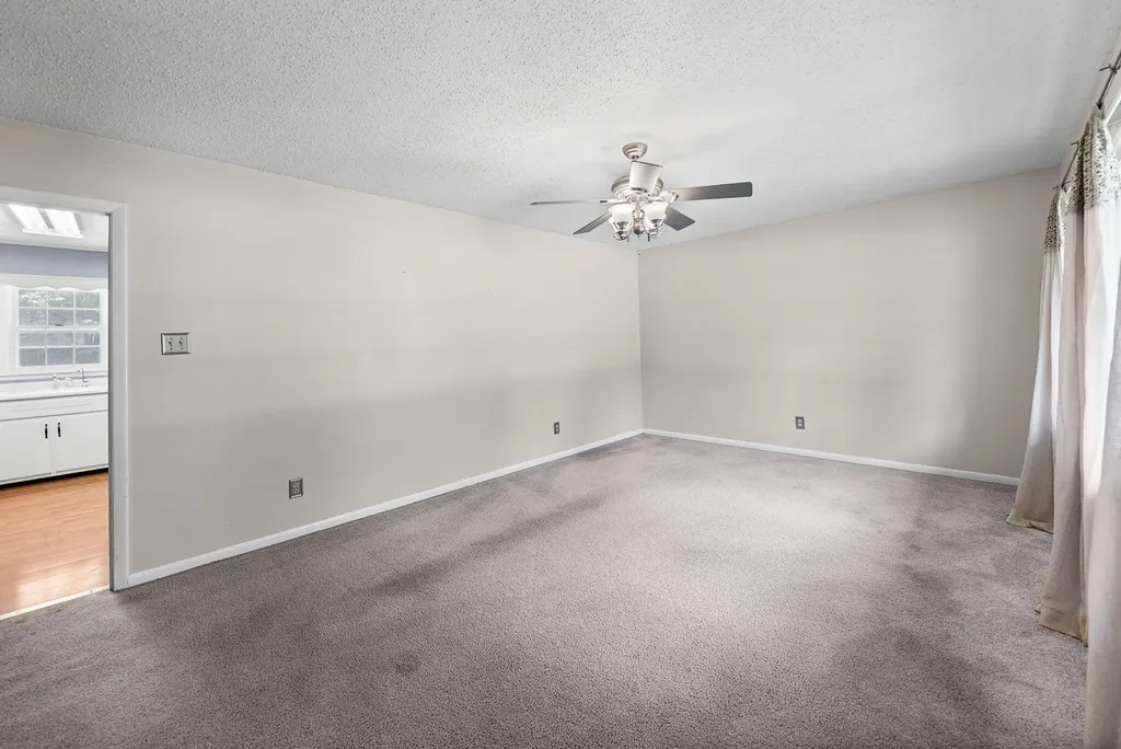 301 Donna Drive Hopkinsville KY 42240