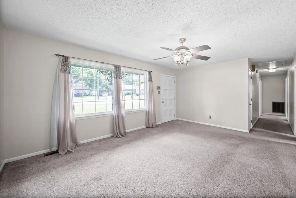 301 Donna Drive Hopkinsville KY 42240