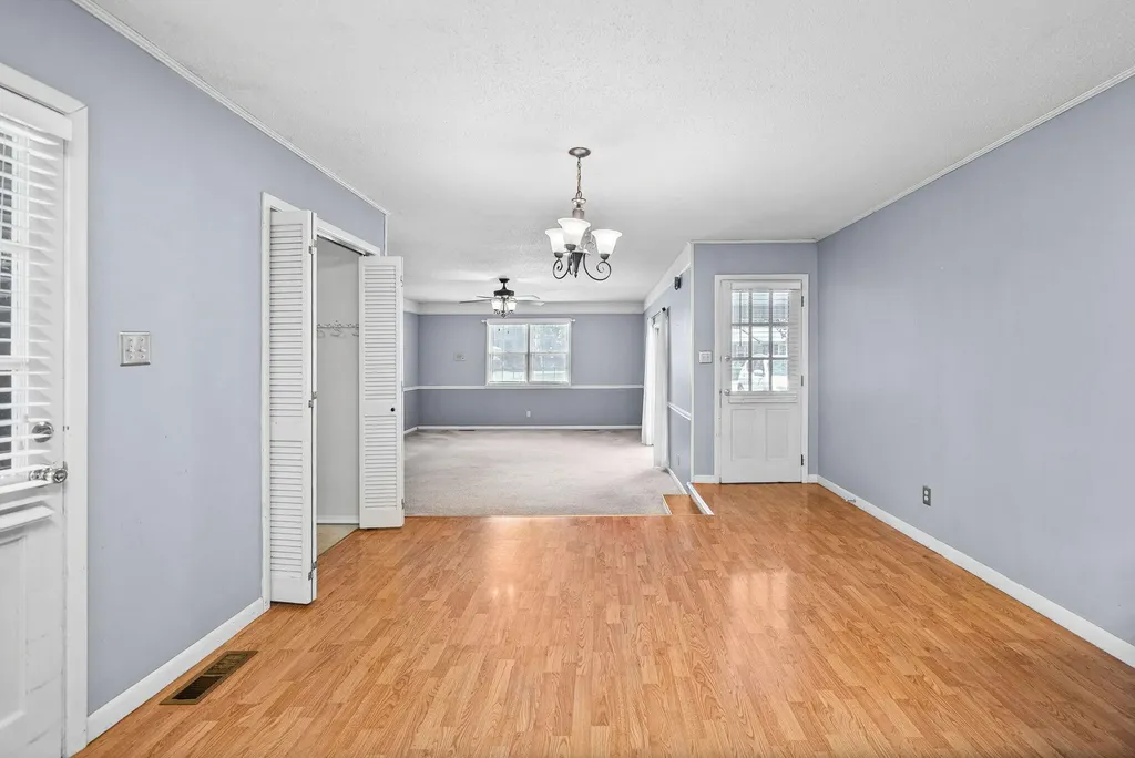 301 Donna Drive Hopkinsville KY 42240