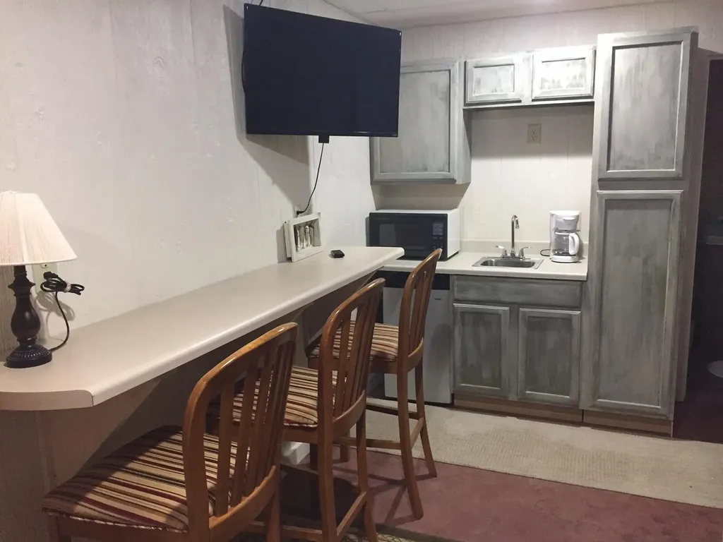 432 Blue River Road Cadiz KY 42211