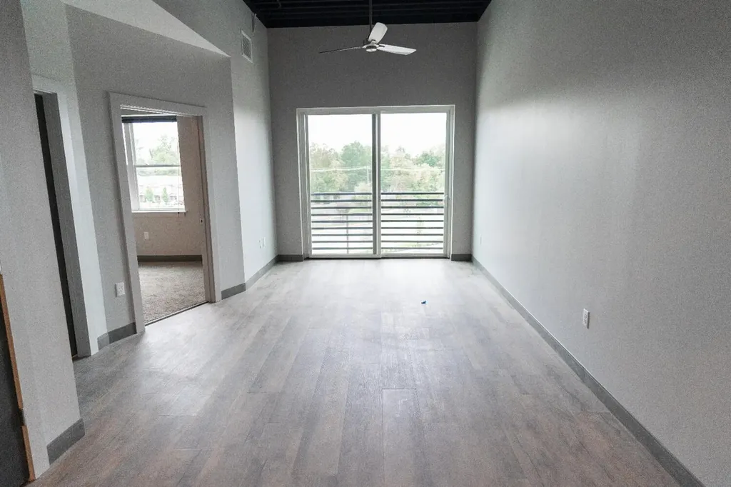 576 E Third Lexington KY 40508