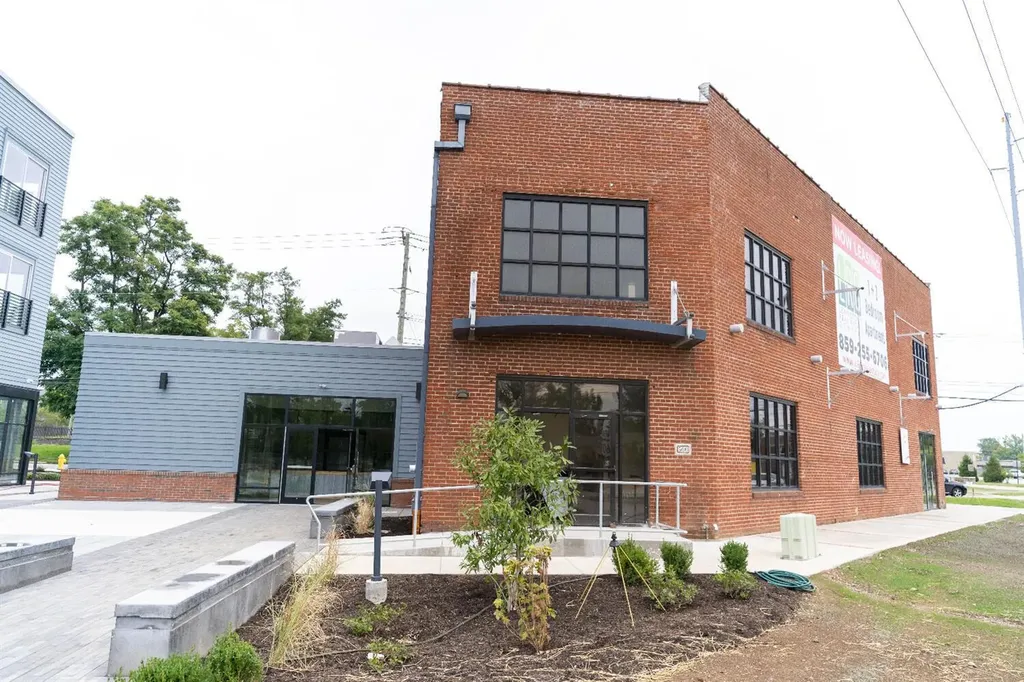 576 E Third Lexington KY 40508