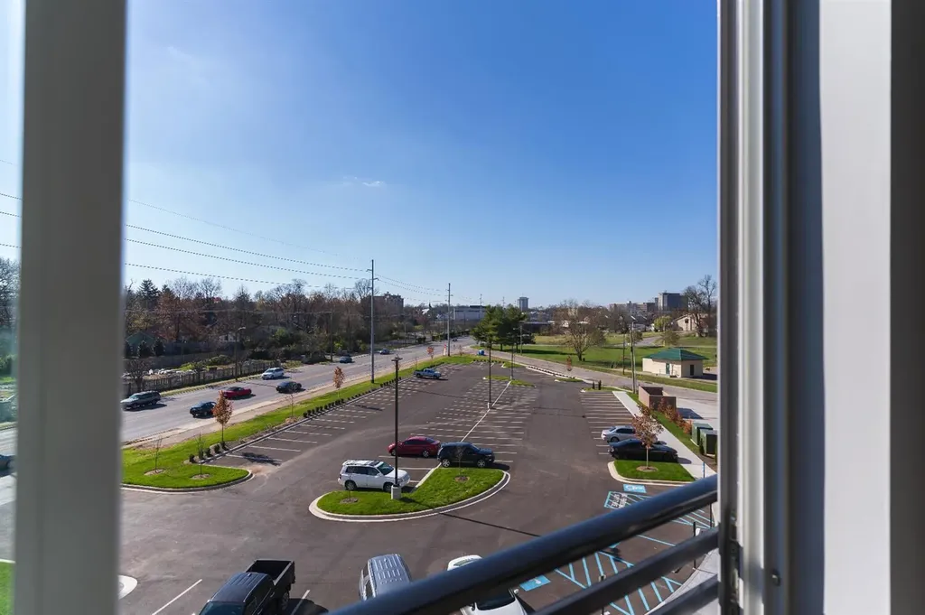 576 E Third Lexington KY 40508
