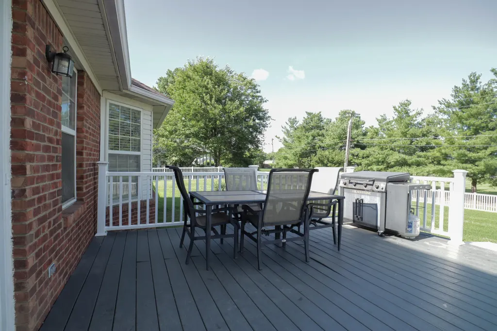 965 E Count Fleet Circle Danville KY 40422