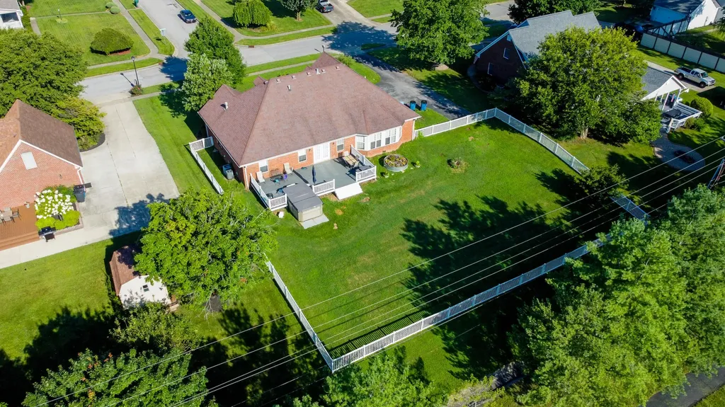 965 E Count Fleet Circle Danville KY 40422