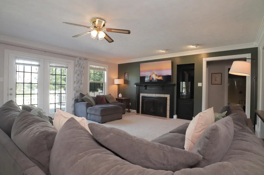965 E Count Fleet Circle Danville KY 40422