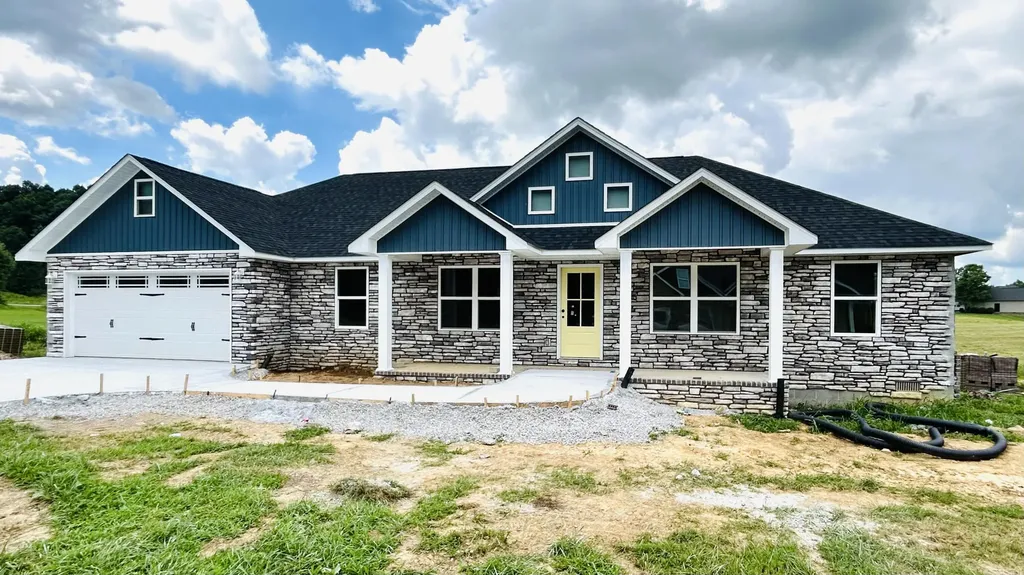 327 Madison Circle London KY 40744