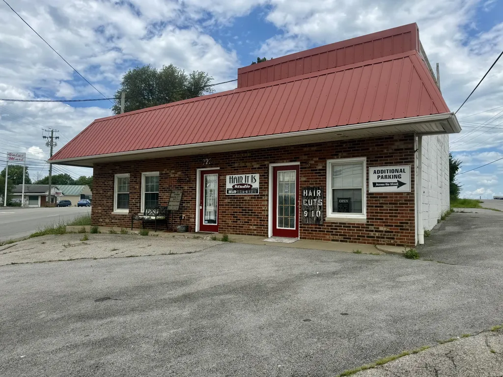 723 N College Street Harrodsburg KY 40330