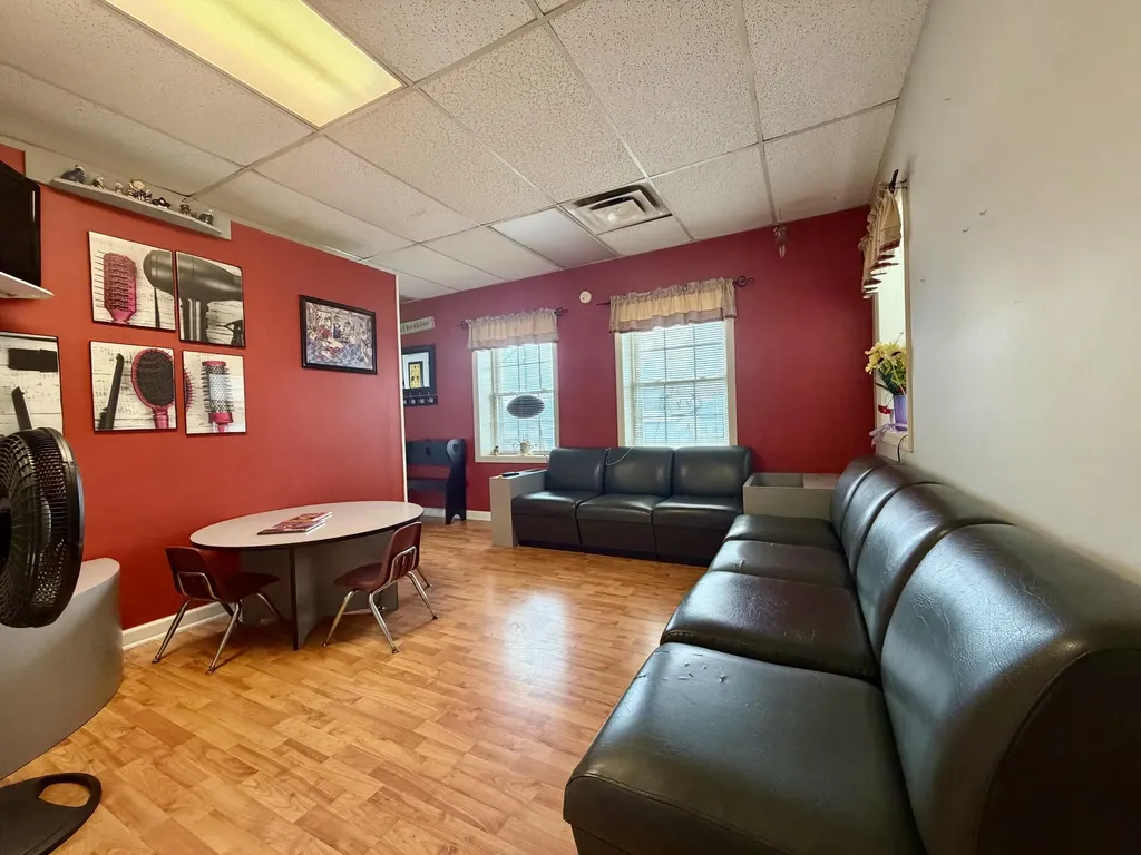 723 N College Street Harrodsburg KY 40330