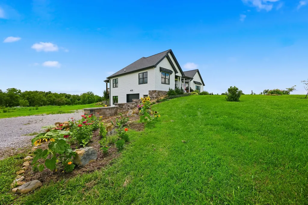 1793 Kentucky Highway 1770 Stanford KY 40484
