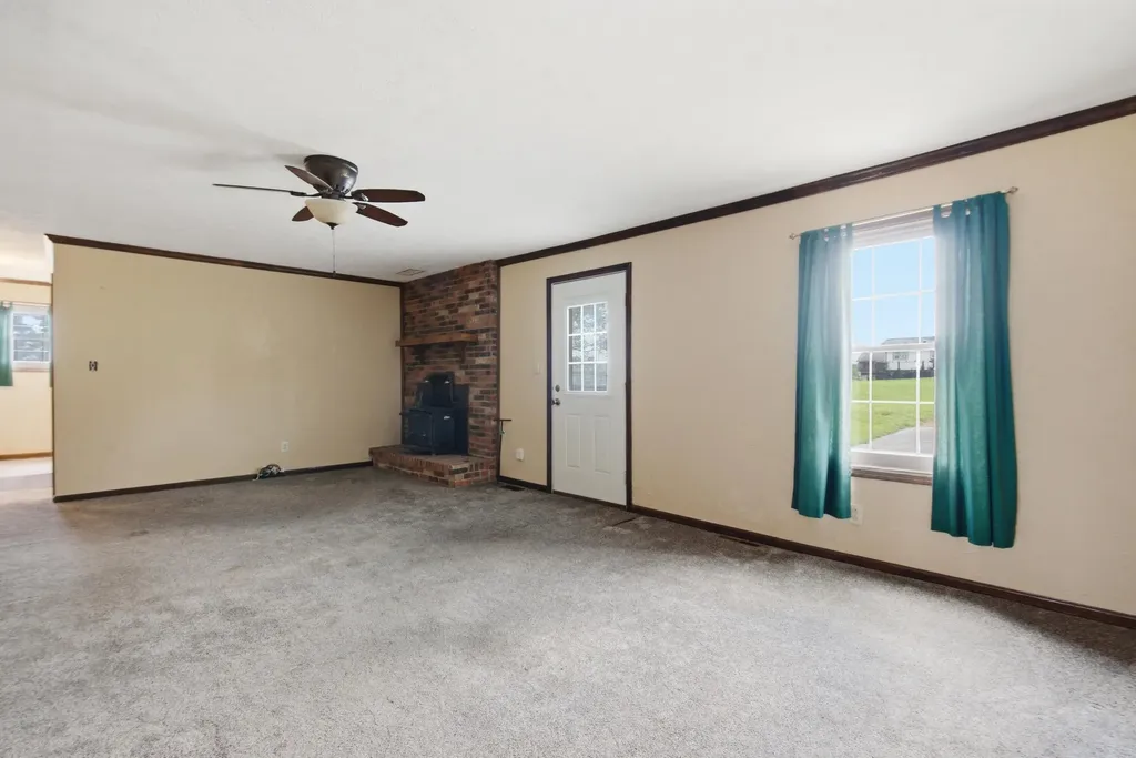 24 Ashlock Drive Lancaster KY 40444