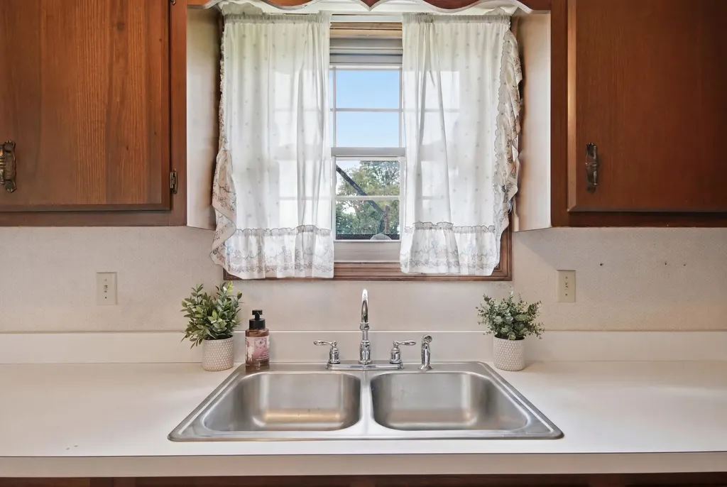 24 Ashlock Drive Lancaster KY 40444
