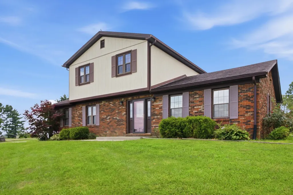 24 Ashlock Drive Lancaster KY 40444