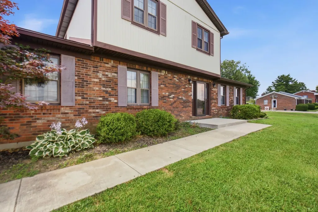 24 Ashlock Drive Lancaster KY 40444