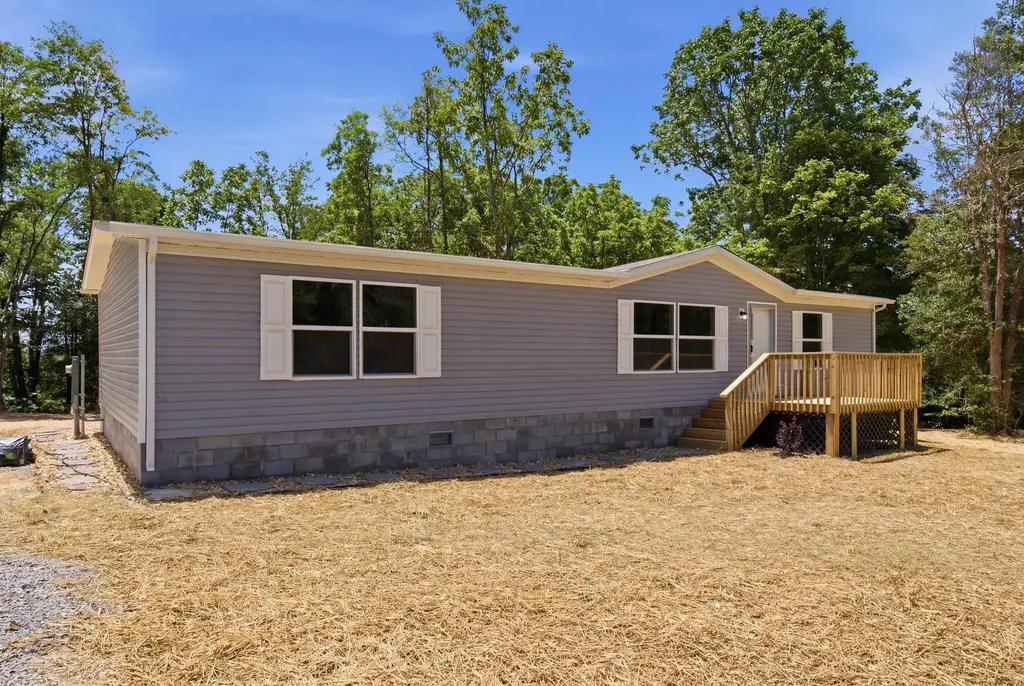 1235 Ky-328 Waynesburg KY 40489