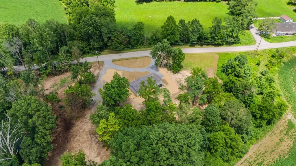 1235 Ky-328 Waynesburg KY 40489