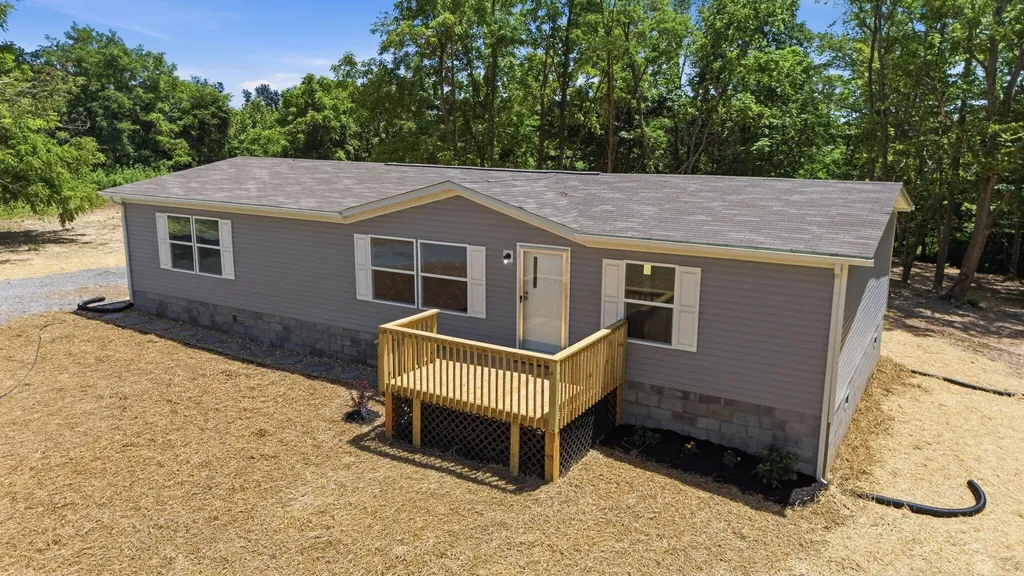 1235 Ky-328 Waynesburg KY 40489