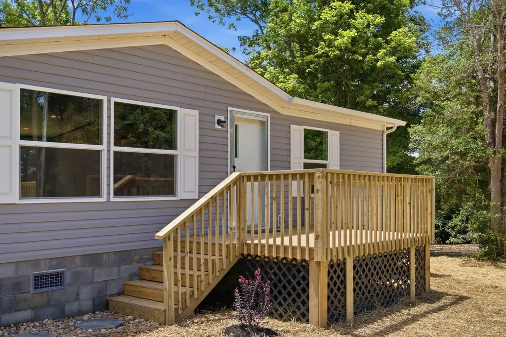 1235 Ky-328 Waynesburg KY 40489