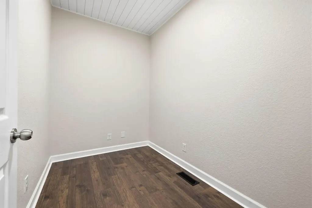 64 Drew Drive Murray KY 42071