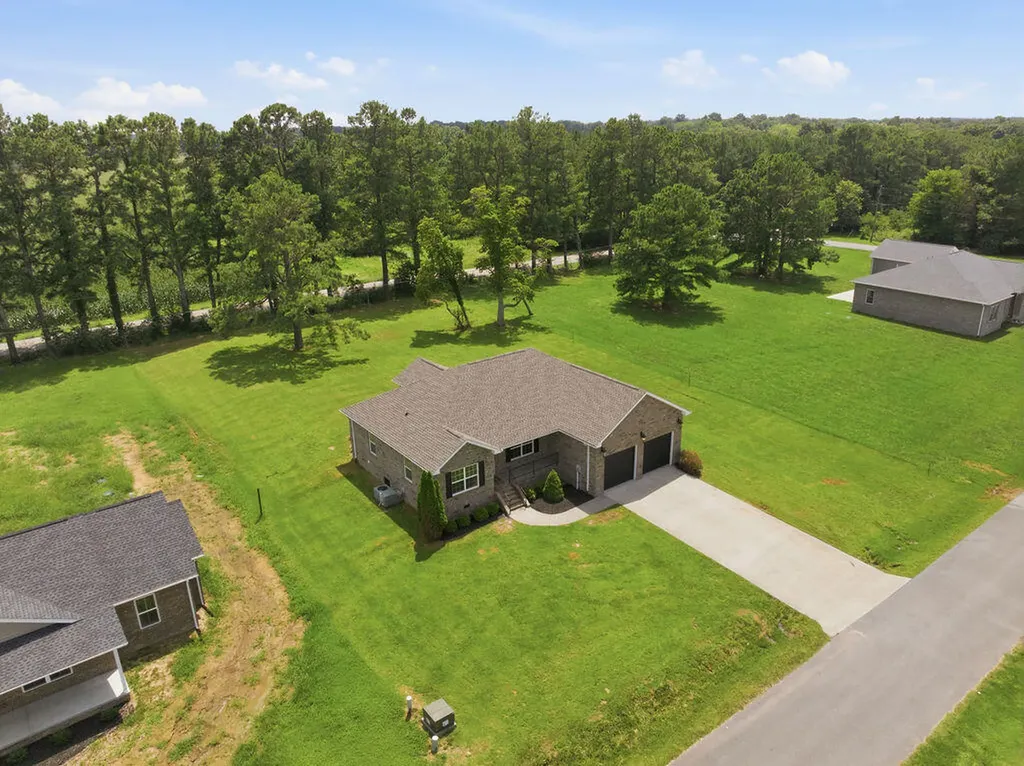 64 Drew Drive Murray KY 42071