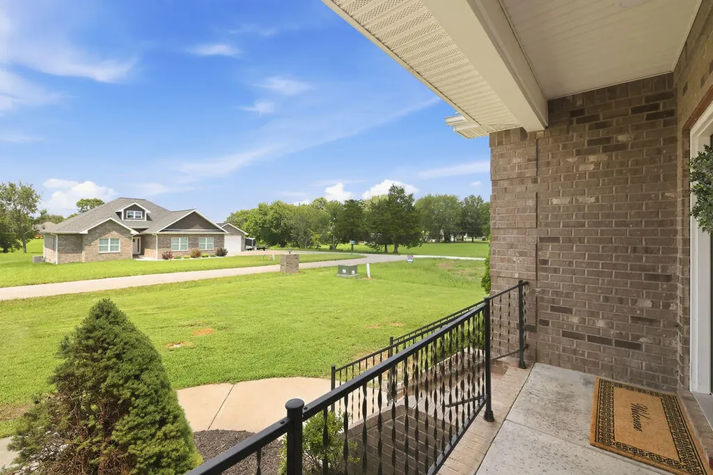 64 Drew Drive Murray KY 42071